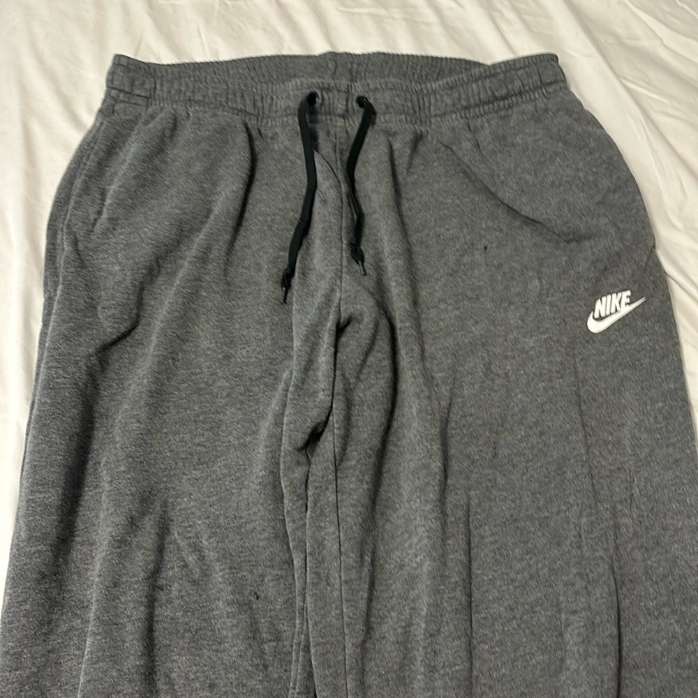 dark grey nike sweatpants